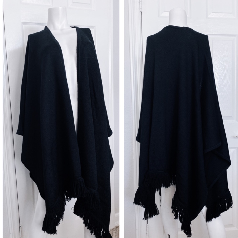 St. John Collection Santana Knit Shawl Poncho - Picture 3 of 8